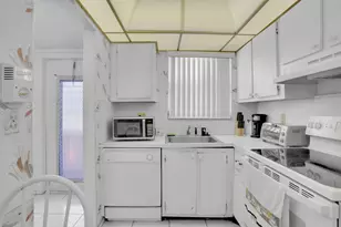 2751 E Sunrise Lakes Dr Unit, Sunrise, FL 33322 - Photo 8