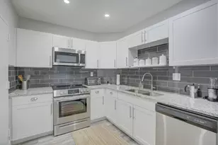500 Bayview Dr, Sunny Isles Beach, FL 33160 - Photo 2