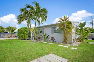 9278 Bloomfield Dr, Palm Beach Gardens, FL 33410 - Photo 2