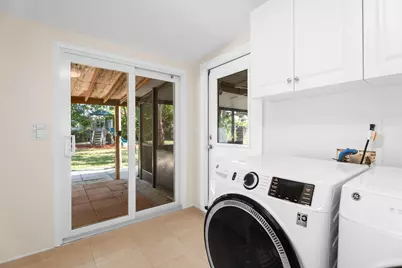 607 W Perry Street, Lantana, FL 33462 - Photo 18