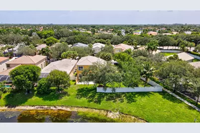 7191 Copperfield Circle, Lake Worth, FL 33467 - Photo 10