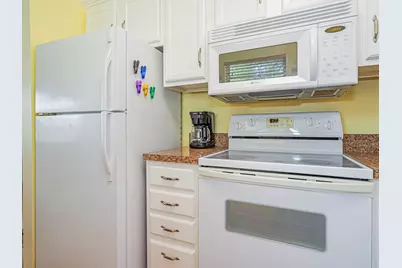 98 Spring Lake Drive, Unit #205, Vero Beach, FL 32962 - Photo 16