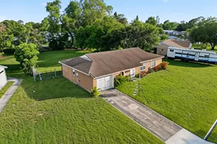 226 SW Kimball Cir, Port Saint Lucie, FL 34953 - Photo 2