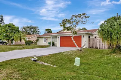 1541 SE Minorca Avenue, Port Saint Lucie, FL 34952 - Photo 2
