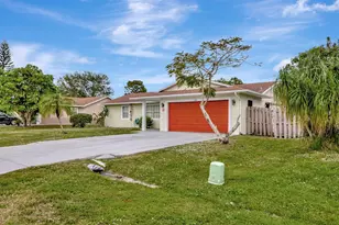 1541 SE Minorca Ave, Port Saint Lucie, FL 34952 - Photo 2