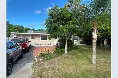 916 Caroline Avenue, West Palm Beach, FL 33413 - Photo 2