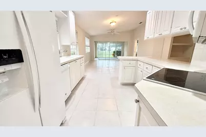 7701 Pine Island Way, West Palm Beach, FL 33411 - Photo 4