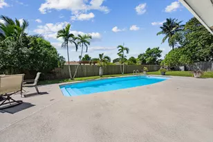 12372 Old Country Rd S, Wellington, FL 33414 - Photo 2