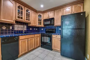 960 Flanders T, Delray Beach, FL 33484 - Photo 8