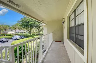 18 Westgate Ln, Boynton Beach, FL 33436 - Photo 2