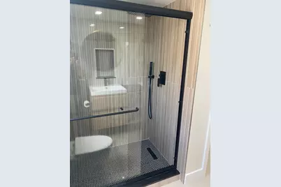 3960 Oaks Clubhouse Drive, Unit #401, Pompano Beach, FL 33069 - Photo 24