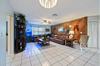 116 Santa Monica Avenue, Royal Palm Beach, FL 33411 - Photo 10