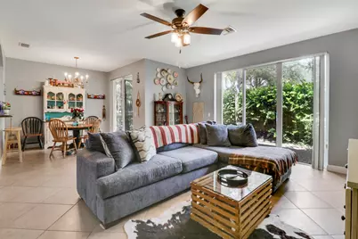 102 Via Emilia, Royal Palm Beach, FL 33411 - Photo 12