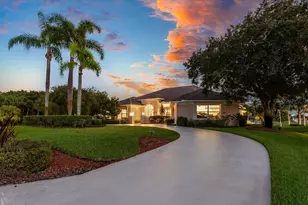 2674 SE Erickson Dr, Port Saint Lucie, FL 34984 - Photo 2