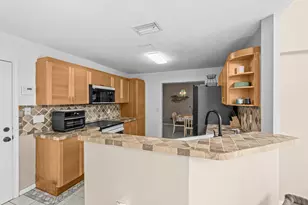 8102 Allspice Dr, Boynton Beach, FL 33472 - Photo 10