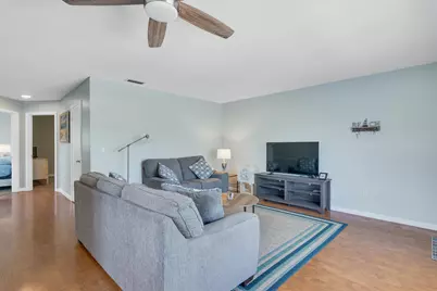 2800 Indian River Boulevard, Unit #J10, Vero Beach, FL 32960 - Photo 2