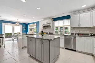 11 Berwick Road NE, Palm Beach Gardens, FL 33418 - Photo 10