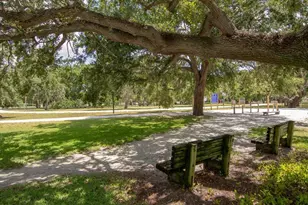 826 Middleton Dr SW, Vero Beach, FL 32962 - Photo 16