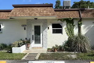 417 SW Natura Ave, Deerfield Beach, FL 33441 - Photo 1