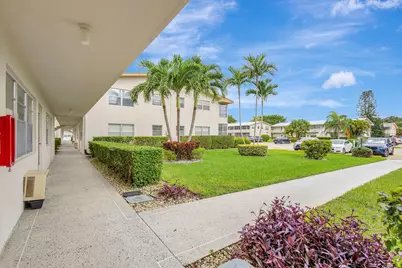 130 Cambridge F, West Palm Beach, FL 33417 - Photo 4