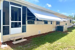 19 Camino Del Rio, Port Saint Lucie, FL 34952 - Photo 2