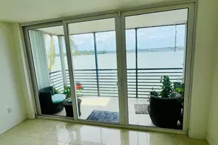 1175 NE Miami Gardens Dr, Miami, FL 33179 - Photo 4