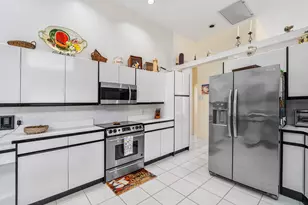 9043 Cypress Hollow Dr, Palm Beach Gardens, FL 33418 - Photo 12