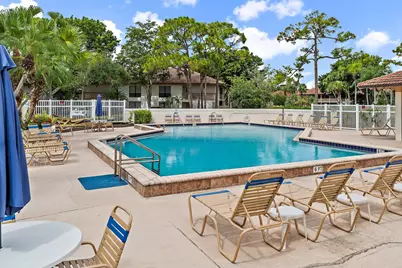 413 Brackenwood Lane S, Palm Beach Gardens, FL 33418 - Photo 32