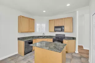 8058 Murano Cir, Palm Beach Gardens, FL 33418 - Photo 14