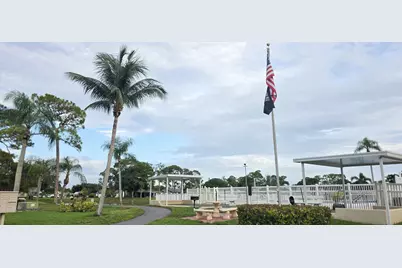 410 Pine Glen Lane, Unit #D2, Greenacres, FL 33463 - Photo 10