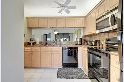 5943 Parkwalk Circle W, Boynton Beach, FL 33472 - Photo 8