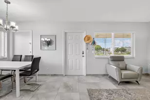 16 Waltham A, West Palm Beach, FL 33417 - Photo 2