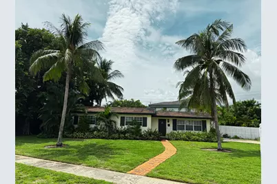 300 NE 7th Street, Boca Raton, FL 33432 - Photo 1