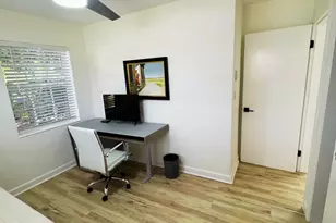 300 NE 7th St, Boca Raton, FL 33432 - Photo 10