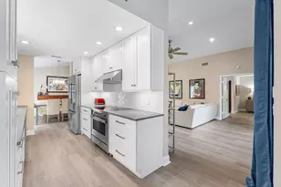21380 Bridgeview Dr, Boca Raton, FL 33428 - Photo 2
