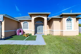 901 SW Versailles Ave, Port Saint Lucie, FL 34953 - Photo 2