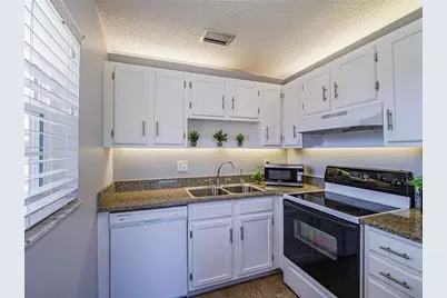 66 Woodland Drive, Unit #203, Vero Beach, FL 32962 - Photo 10