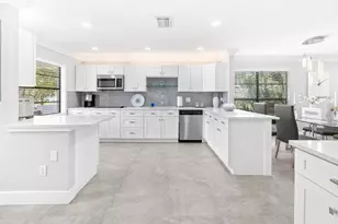 9187 Norte Lago, Boca Raton, FL 33428 - Photo 2