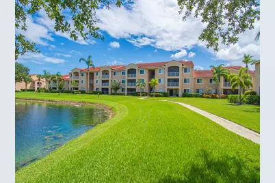 1590 S 42nd Circle #208, Vero Beach, FL 32967 - Photo 1