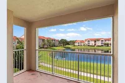1590 S 42nd Circle, Unit #208, Vero Beach, FL 32967 - Photo 2