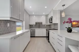164 Normandy D, Delray Beach, FL 33484 - Photo 2