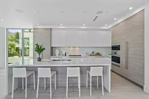 1070 Del Harbour Dr, Delray Beach, FL 33483 - Photo 16