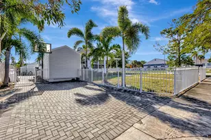 736 Rockland Dr House, West Palm Beach, FL 33405 - Photo 6