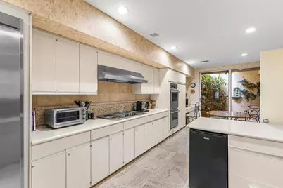 13 Sloans Curve Drive #13, Palm Beach, FL 33480 - Photo 16