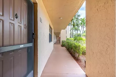 140 Lake Nancy 113 Lane, Unit #113, West Palm Beach, FL 33411 - Photo 12