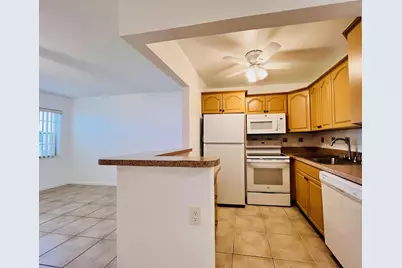 123 Camden F, West Palm Beach, FL 33417 - Photo 2
