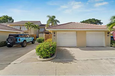 271 Old Meadow Way, Palm Beach Gardens, FL 33418 - Photo 2