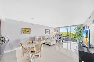 2940 N Course Dr, Pompano Beach, FL 33069 - Photo 6