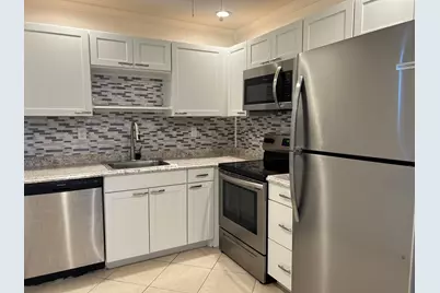 82 Normandy B, Delray Beach, FL 33484 - Photo 10