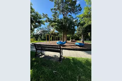 6607 Pointe Of Woods Drive, West Palm Beach, FL 33413 - Photo 18